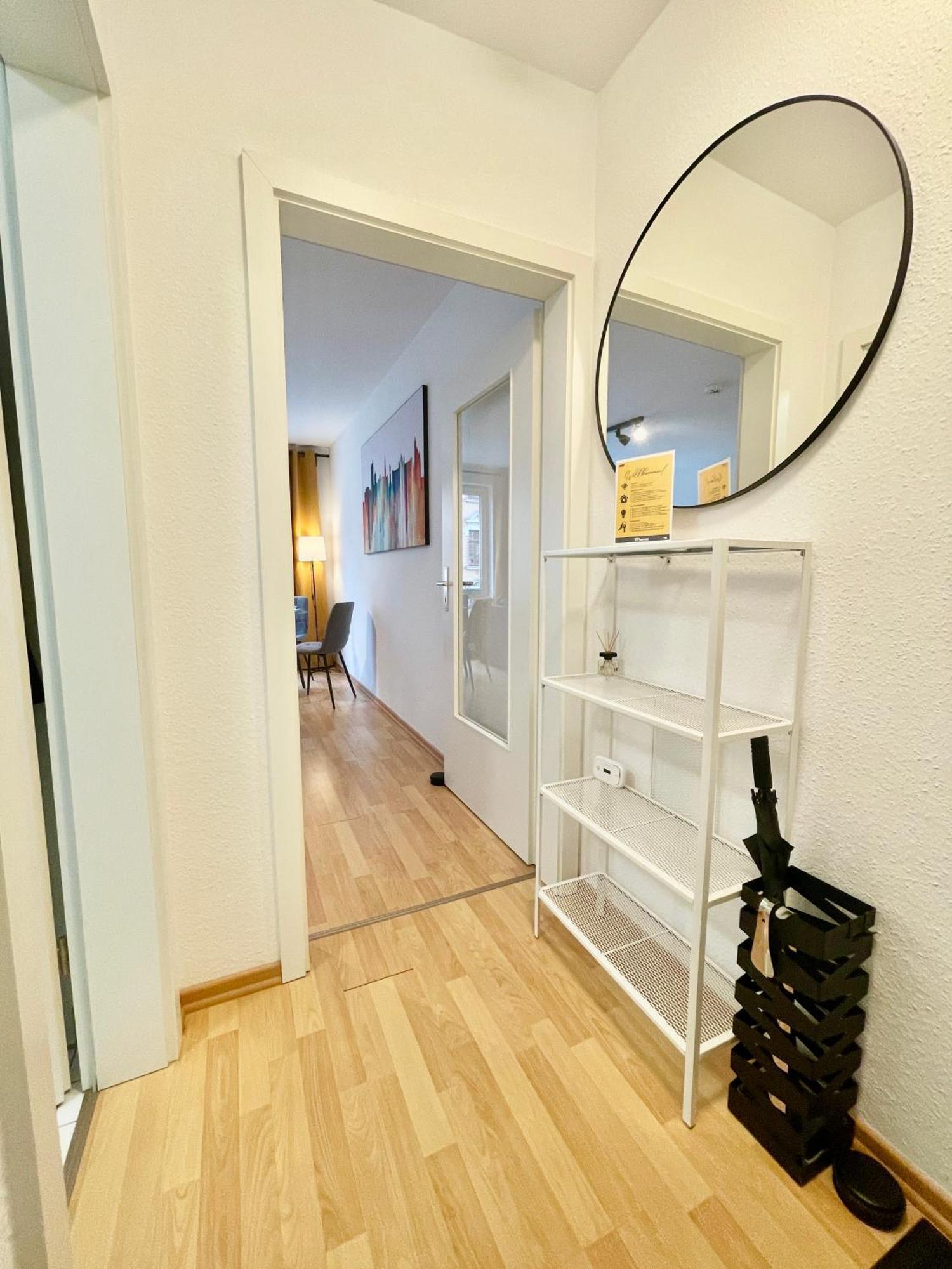 Design Daisy - Modern, Zentral, Kaffeebar Apartament *